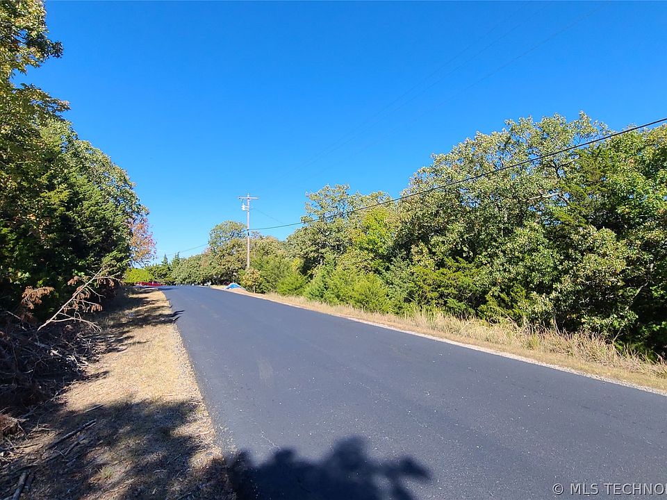 2nd image of 1284 N Lakeshore Blf