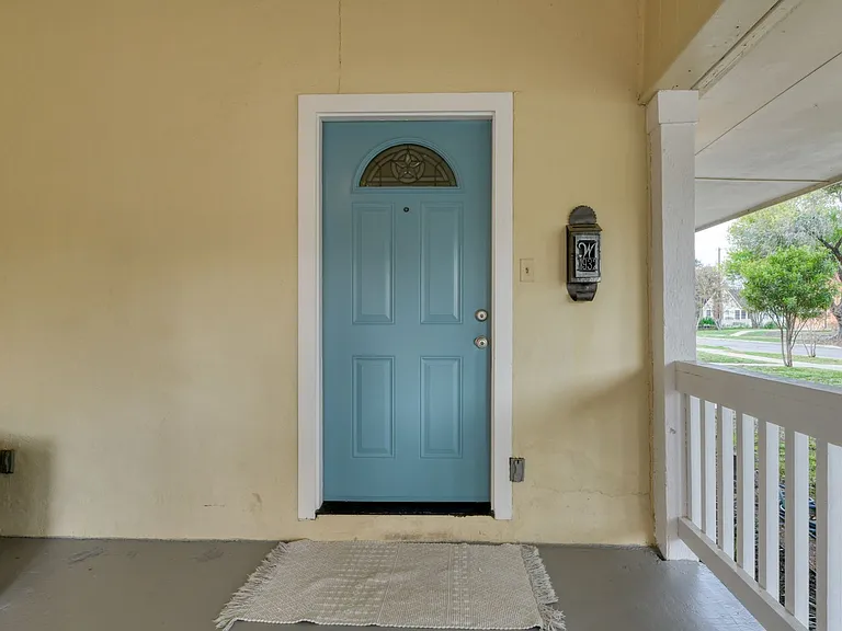 1932 W Huisache Ave — Photo 7