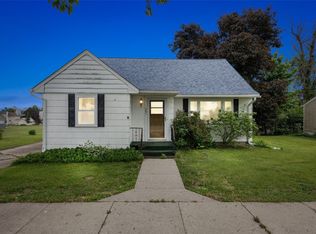 307 2nd Ave, Clarence, IA 52216