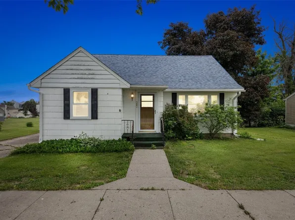 307 2nd Ave, Clarence, IA 52216