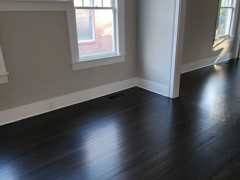919 Inverness Ave — Photo 2