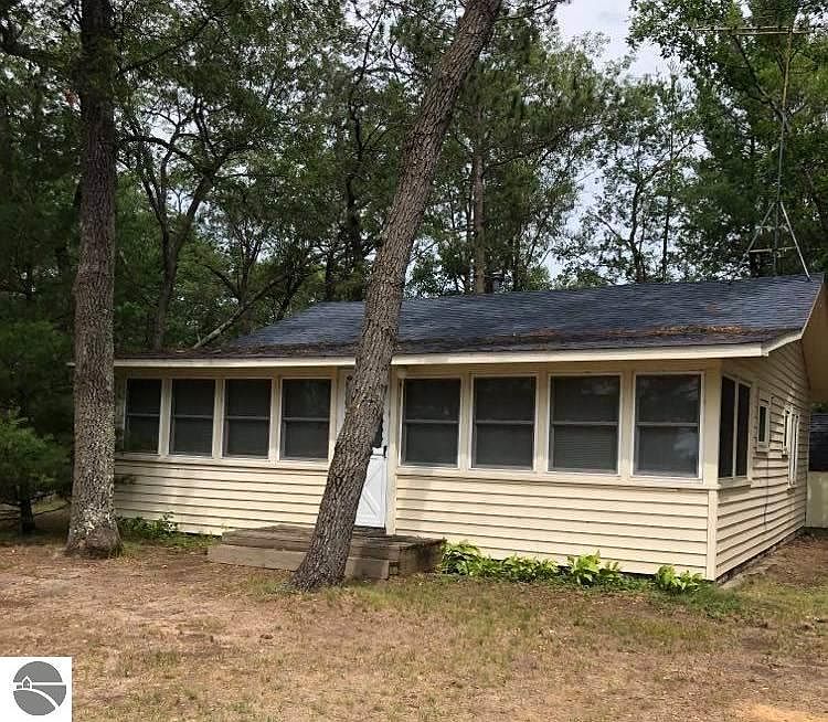 1st image of 1671 Baker Ln