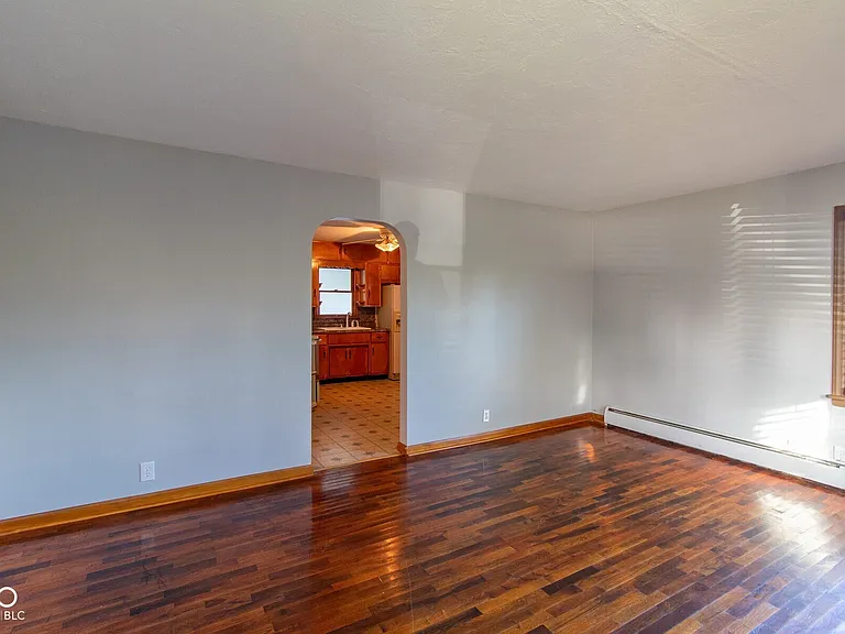 2510 W 38th St — Photo 4