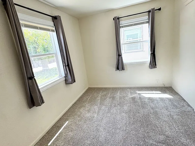 461 Walnut St — Photo 7