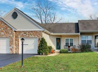 1833 Deerfield Dr, Dover, PA 17315