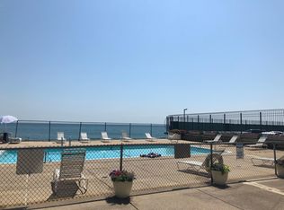6325 N Sheridan Rd APT 1708, Chicago, IL 60660