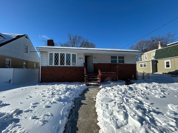 121 New Hillcrest Ave