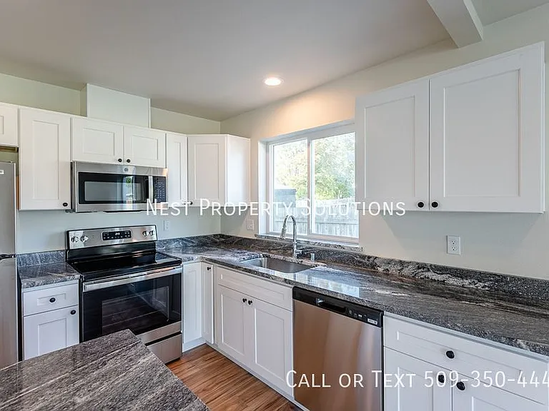 1070 S Grand Dr #B — Photo 14