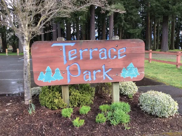 725 E 5th St, Arlington, WA 98223