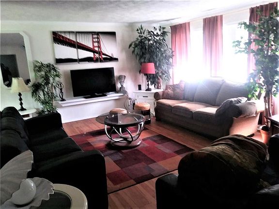 3rd image of 4046 N Webster Ave