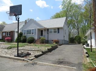 35 Quaid Ave, Sayreville, NJ 08872