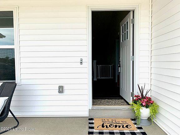4th image of 408 Turnberry Ct