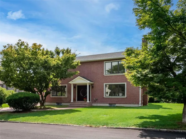 35 East Drive, Manhasset, NY 11030