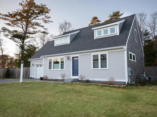 19 Beach Plum Path, Hatchville, MA 02536