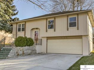 11123 X St, Omaha, NE 68137