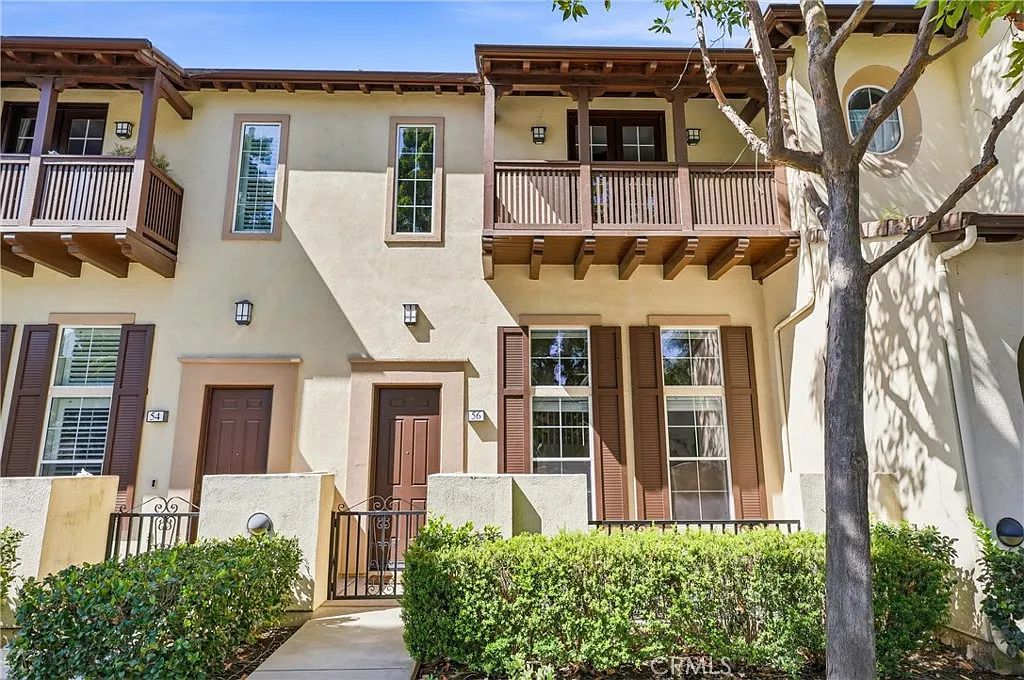 2 bed, 2.5 bath, 1455 sqft, $4,000 — Photo 1