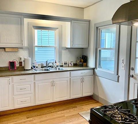 5th image of 553 N Grant St