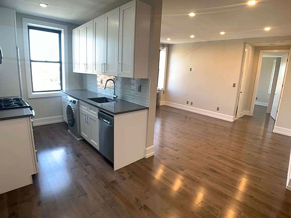 2nd image of 1908 Avenue K #E4