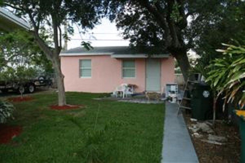 1st image of 21 S C St APT 2
