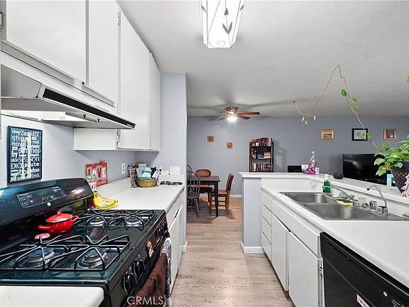 3rd image of 1625 Hotel Cir S