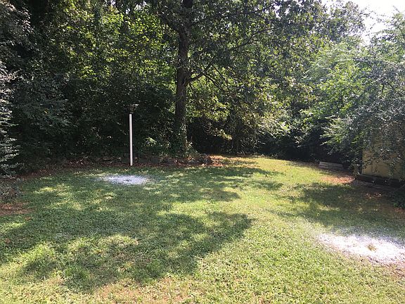 3rd image of 3800 Hillside Dr