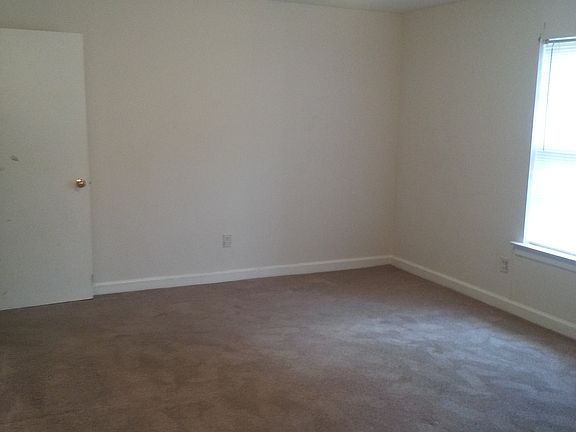5th image of 3215 Thirteen Colony Mall APT 3A