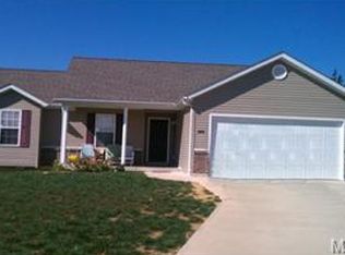 1009 Ebbet Ct, Warrenton, MO 63383