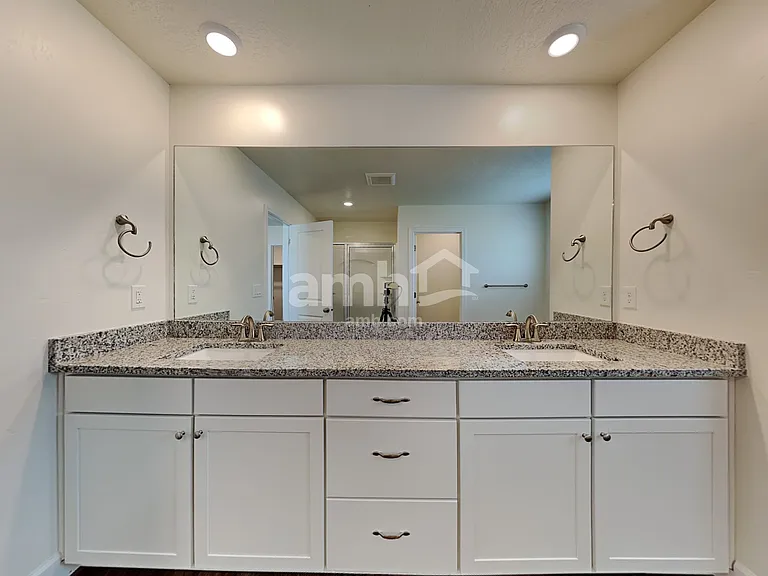 2317 E Surry Way — Photo 10