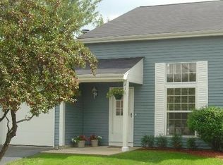 611 Yale Ln, Island Lake, IL 60042