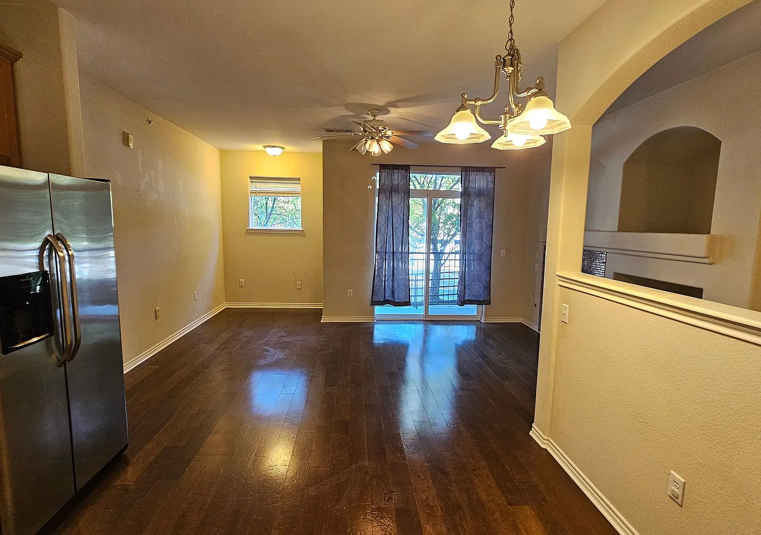 Spacious Condo in Gated Community | Close to light rail. — Photo 3