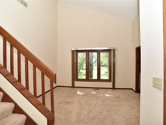 3rd image of 5718 Woodthrush Dr
