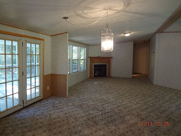 3rd image of 440 Shady Ln