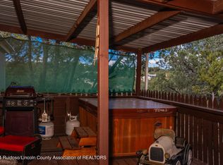 126 E Grandview Rd, Capitan, NM 88316