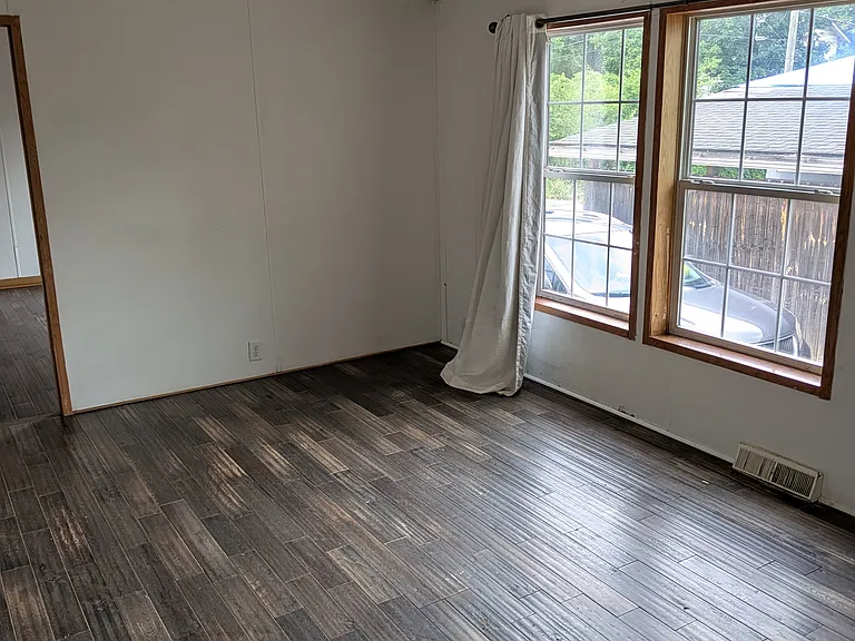 64 Rosebud Ave — Photo 3