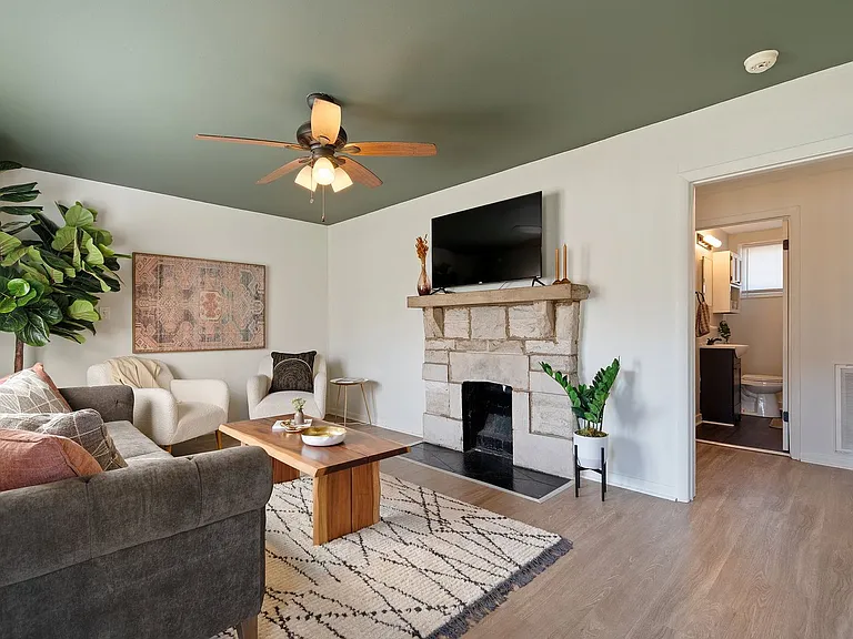 605 Annex Ave — Photo 11
