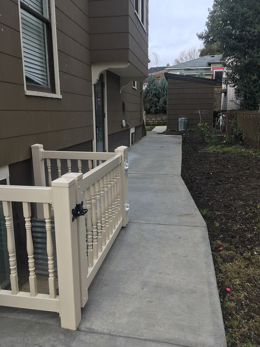 EAST SIDE YARD - 1327 SE Pine St #A