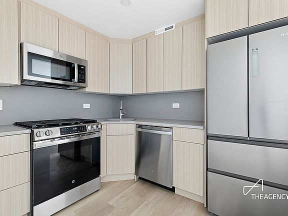 5th image of 333 E 14th St APT 4K