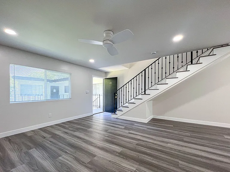 6535 Pickering Ave — Photo 14