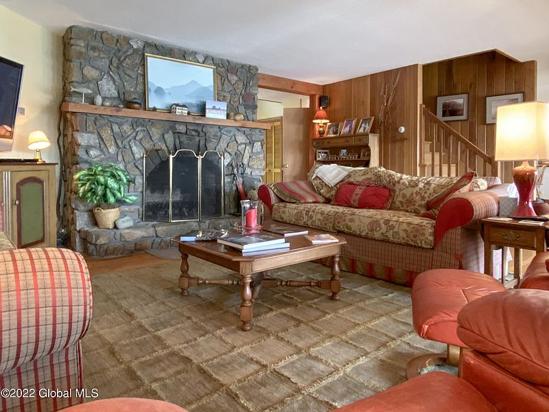 5th image of 3145 Oakley Way