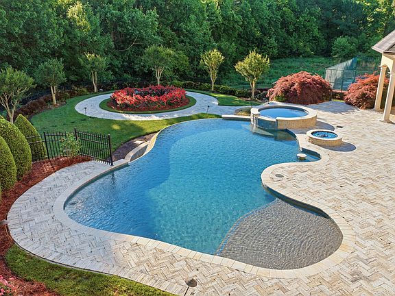5th image of 1404 Barony Lake Way