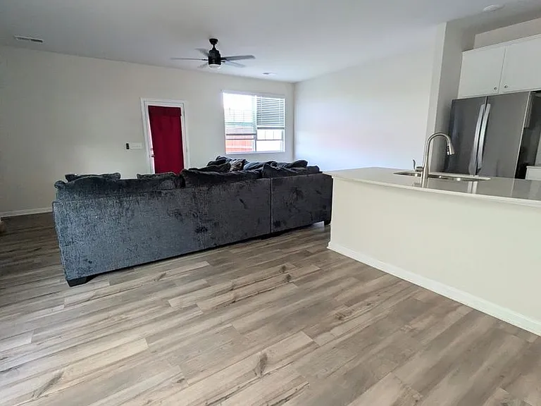 266 E Compass Way — Photo 9