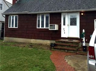273 34th St, Lindenhurst, NY 11757