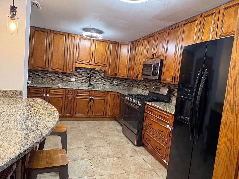 1st image of 750 W Dempster St #103