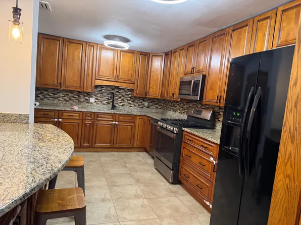 750 W Dempster St #103, Mount Prospect, IL 60056