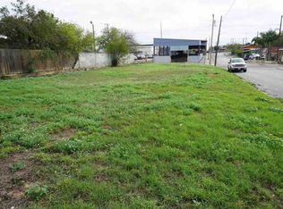 1102 Okane St, Laredo, TX 78040