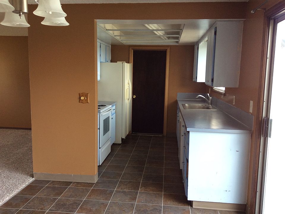 2nd image of 20 Martin Dr