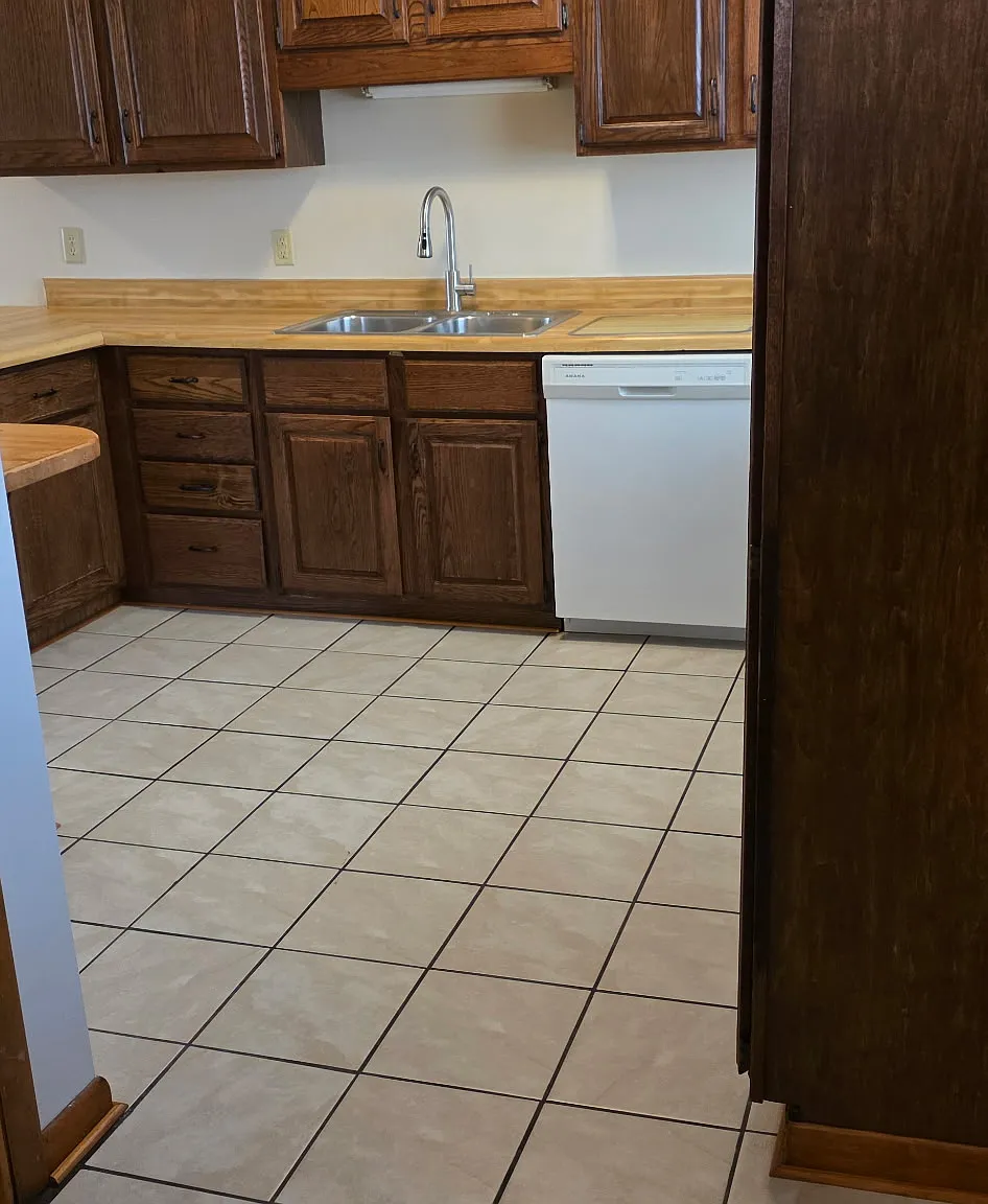 2 bed, 1.5 bath, 1300 sqft, $975 — Photo 3