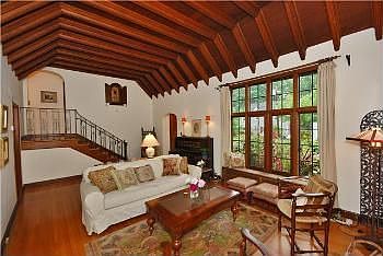 2nd image of 33 Colony Dr E