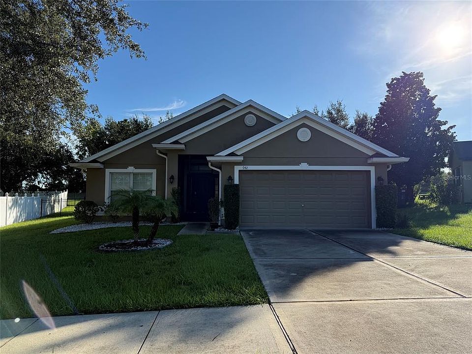 2nd image of 942 WILLOW OAK LOOP