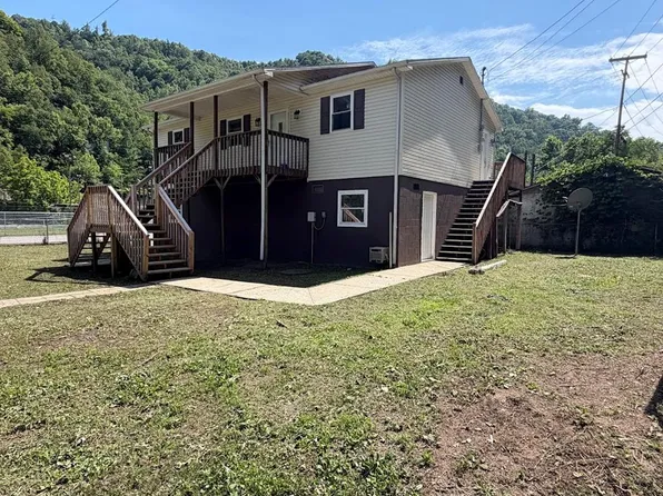 83 Park Rd, Freeburn, KY 41528